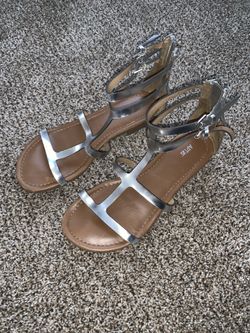 Size 6 flats / shoes