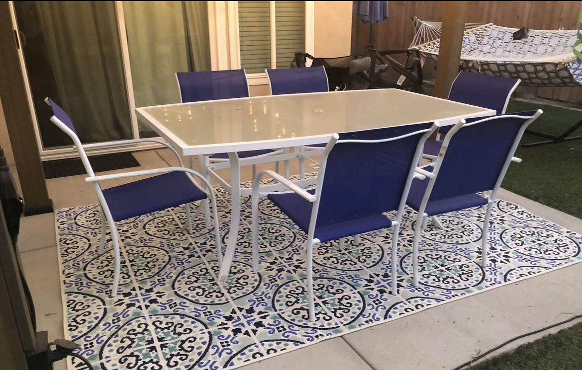 White Patio Table For Sale. 