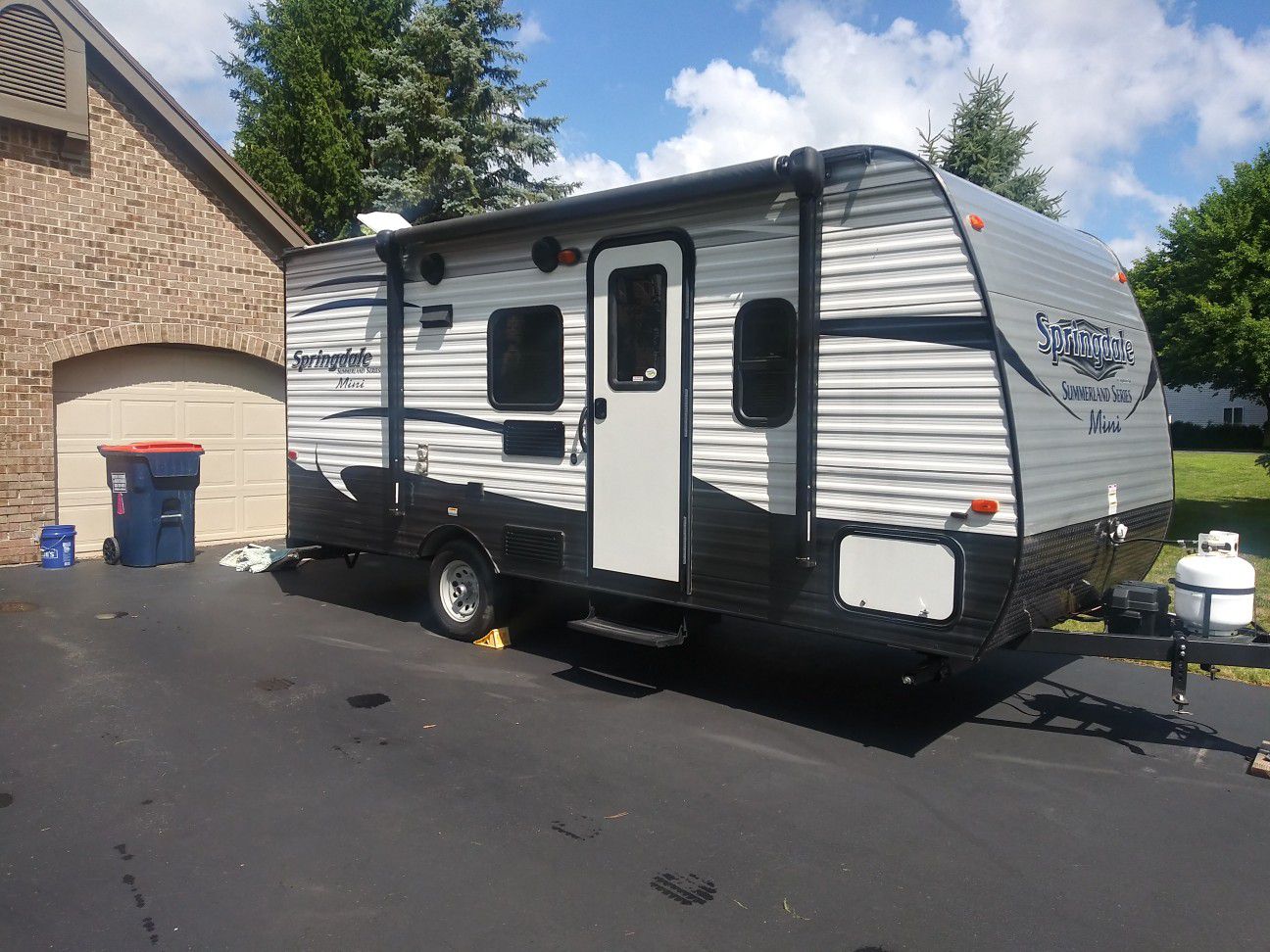 2017 Travel Camper Trailer - must see!!! $11,600. .. 18 ft. . IMMACULATE cond. 1 owner. GREAT Deal!