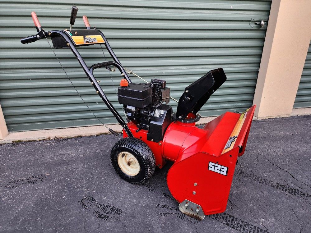 CLEAN Atlas by Murray 2 stage Snow Blower 5hp Tecumseh 23" clearing path! PRICE IS FIRM for Sale