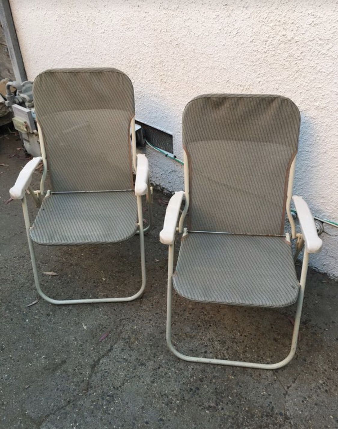2 FOLDING CHAIRS BOTH FOR
