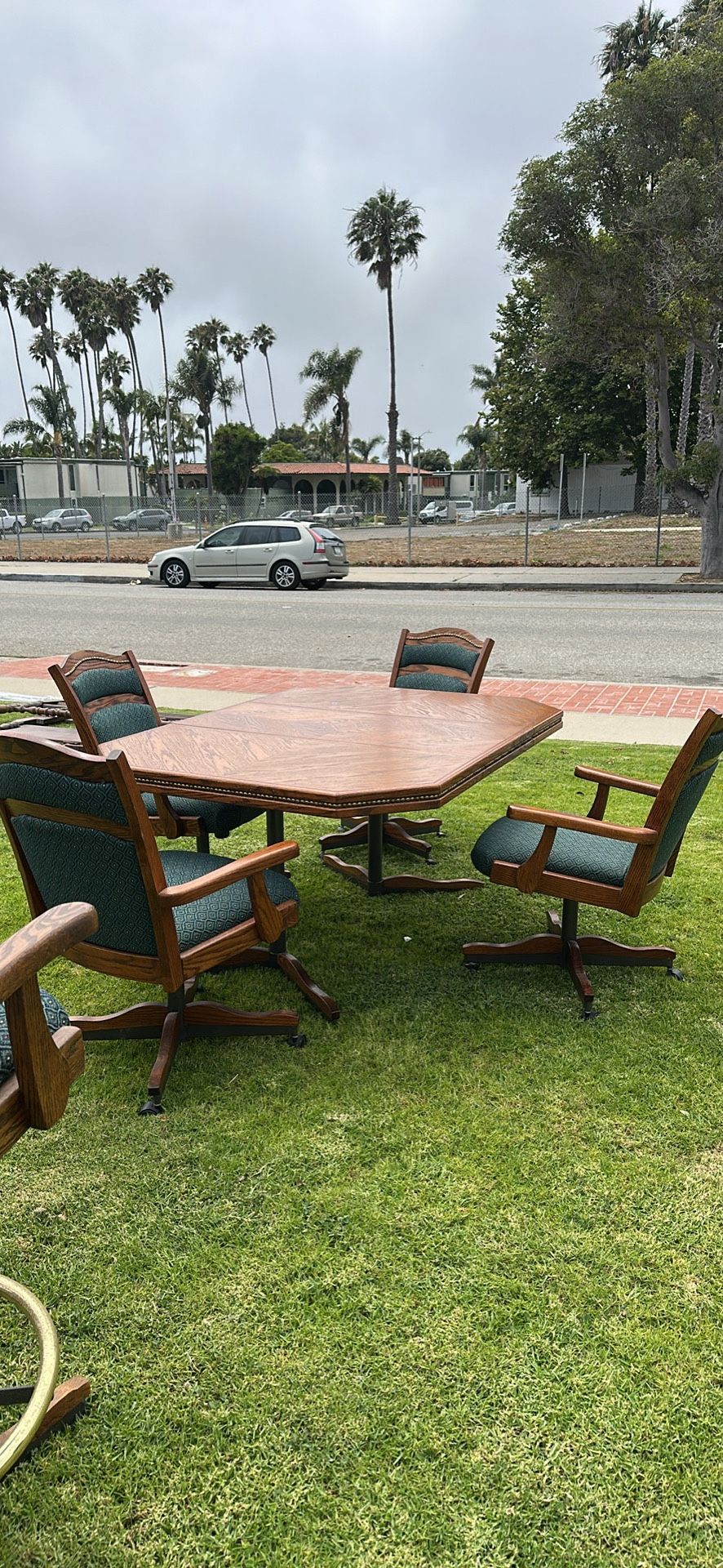 Dining Table With Extender, 4 Chairs And 3 Matching Barstools