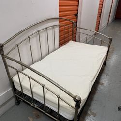 Twin Daybed-Highly Motivated Seller