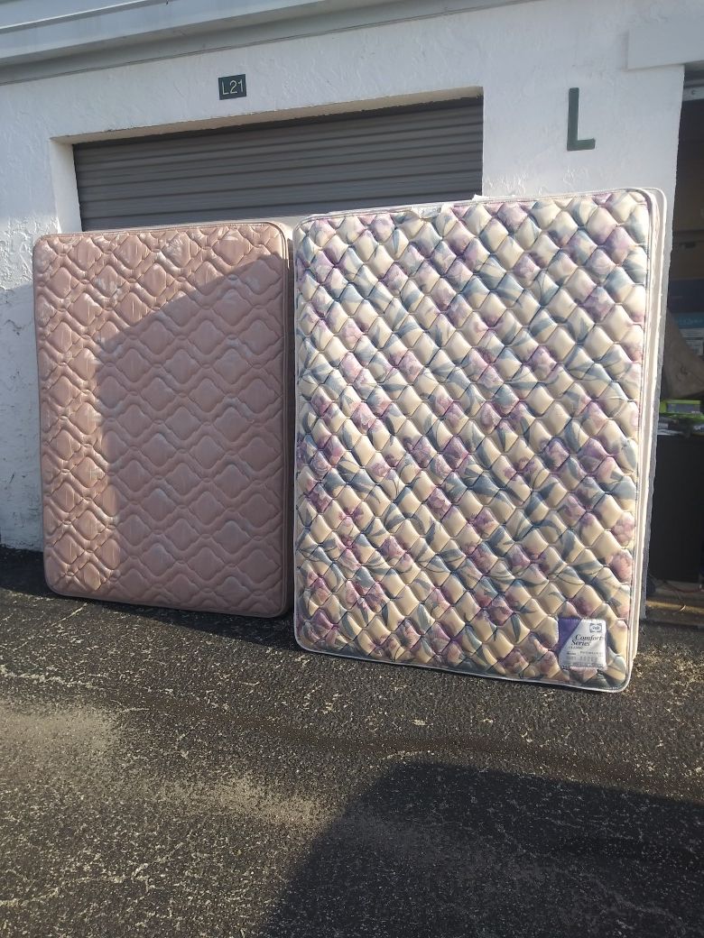 Queen Mattress and Boxspring 2 sets FREE