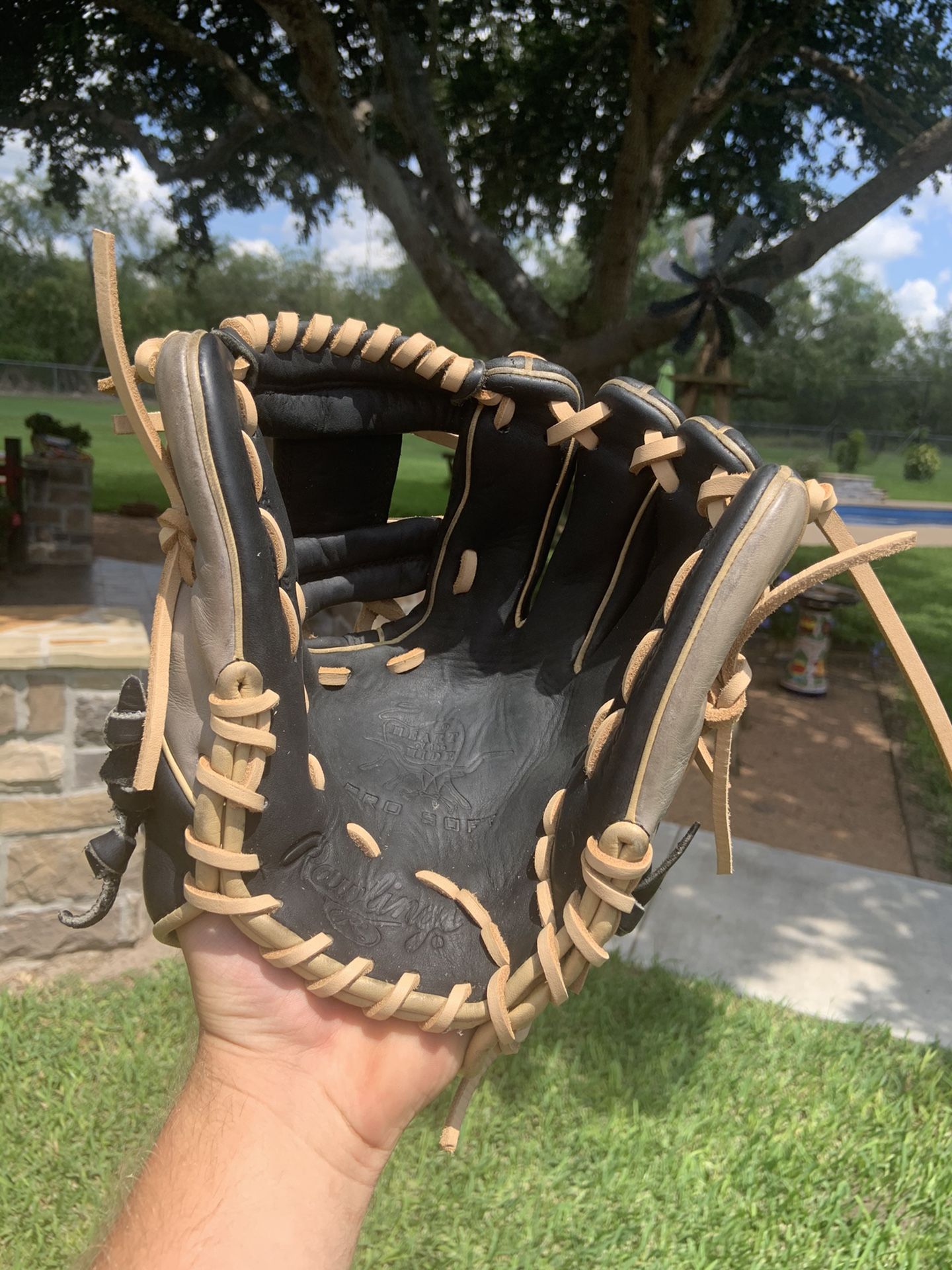 Rawlings heart of the hide 11.5 inch baseball glove