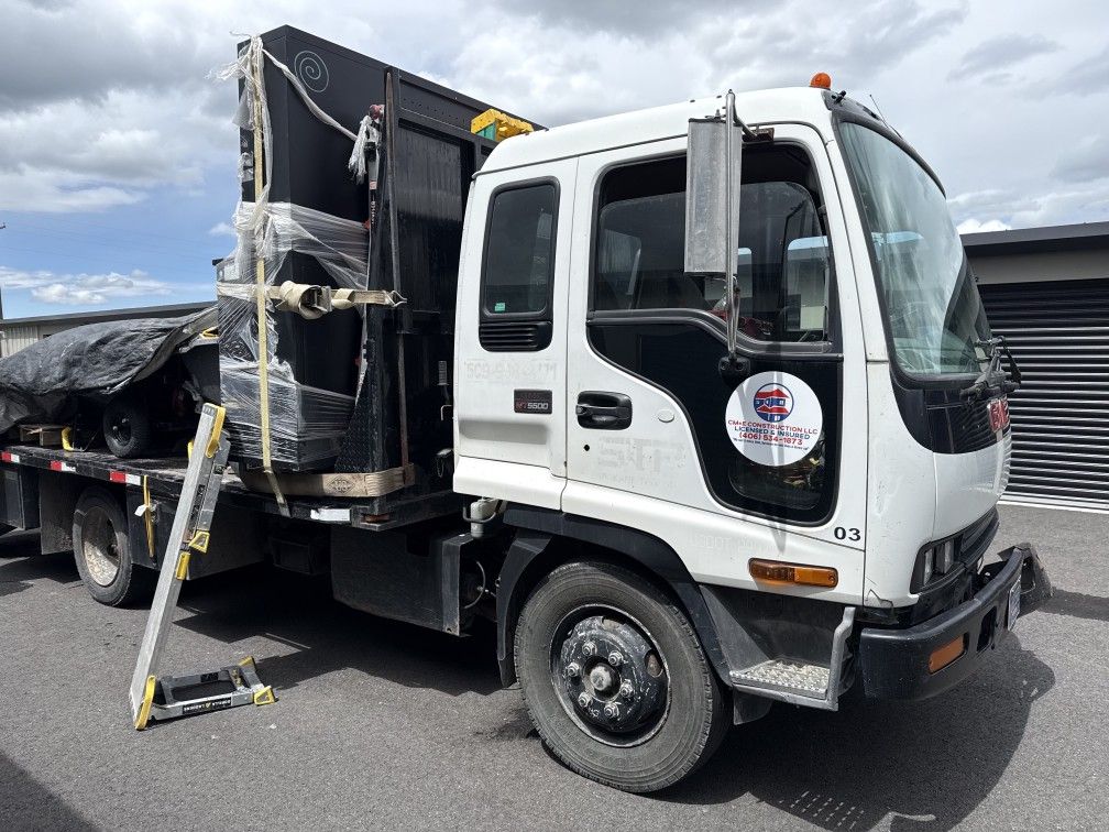2004 GMC WT5500 Flatbed Work Truck – 6-Speed Diesel