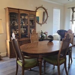 Drexel Hutxh And Table McM