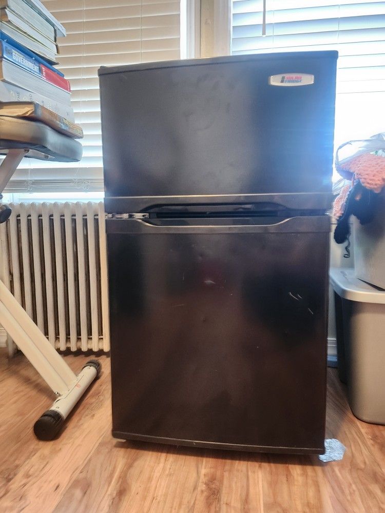 Mini Fridge With Freezer