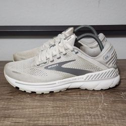 Brooks Adrenaline GTS 22 Women's Running Shoes Size 9