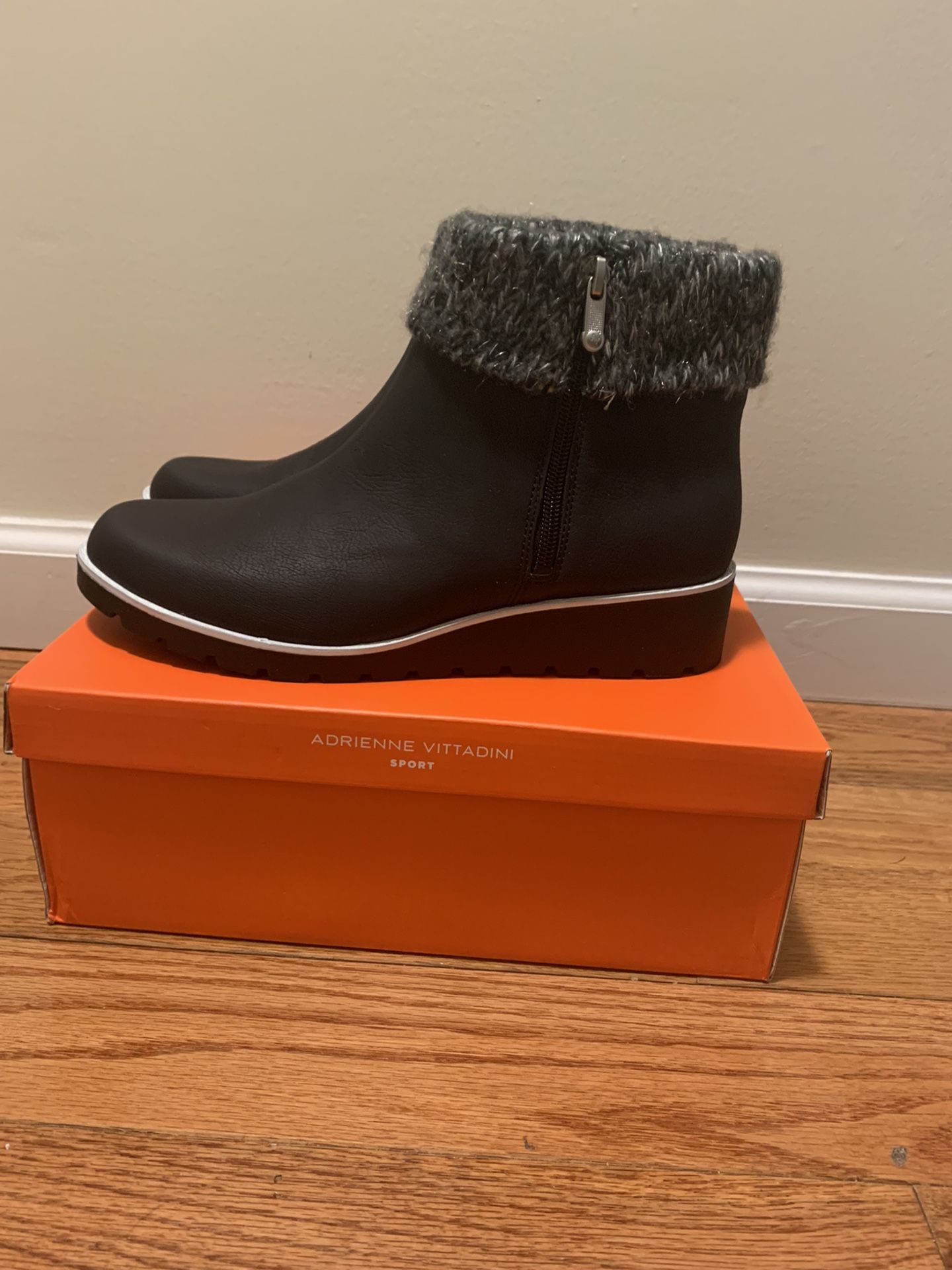 New Adrienne Vittadini Women’s Booties Sz 9
