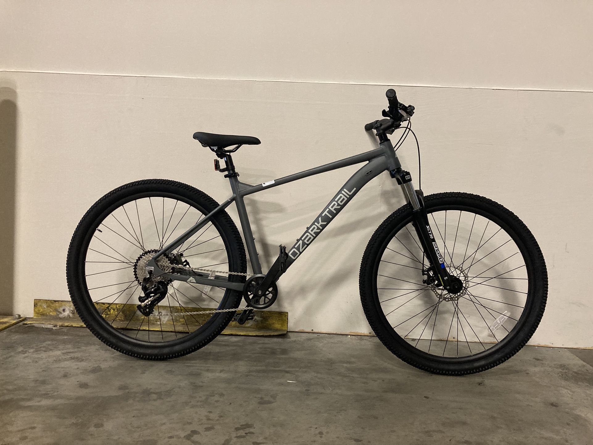 Ozark Trail 29" Ridge Mountain Bike, Large Frame, Gray, Adult, Unisex