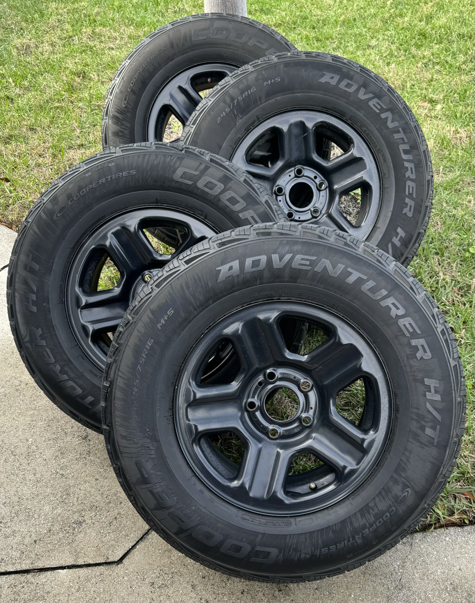 Tire/wheels