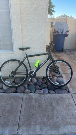 Green Raleigh Street Bicycle. 24 Inch Frame.