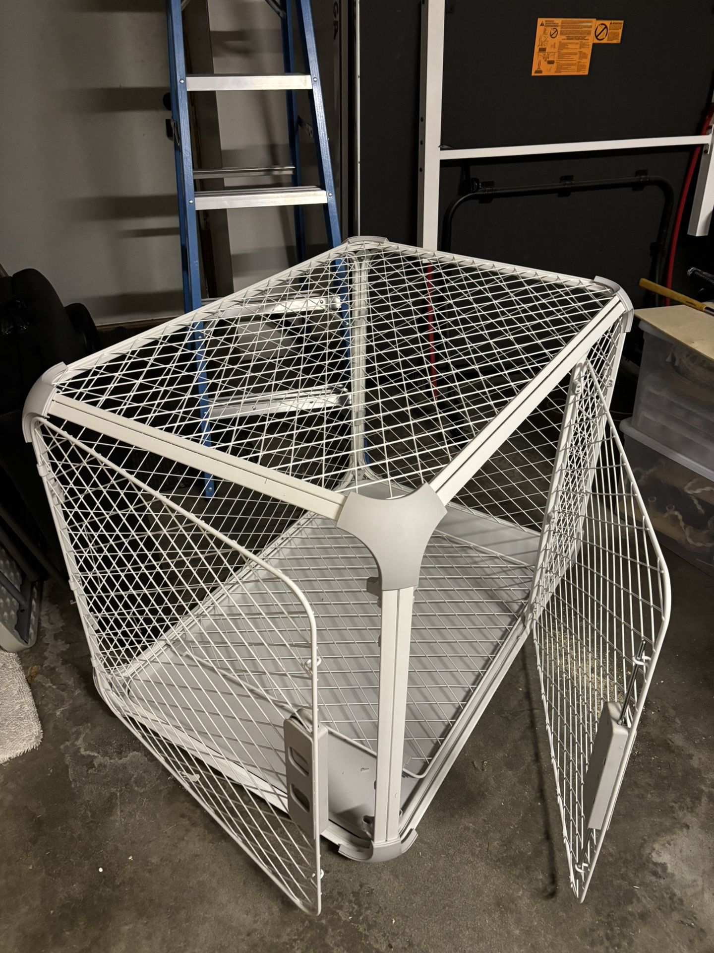 DIGGS Evolv Dog Crate 42”