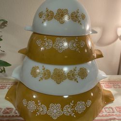 Pyrex Cinderella Nesting Set