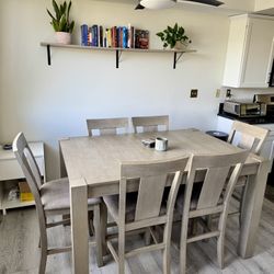 Dining Room Set - Excellent Condition 