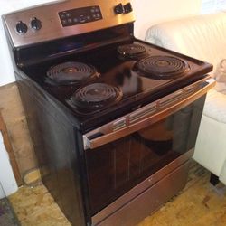 208-230 Electric Stove 75 Bucks Or Best Offer.. Bought It A Few Months Back For A Couple Hundred Just Don't Need It..