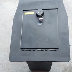 Gun Safe For F150 CENTER CONSOLE ONLY. 