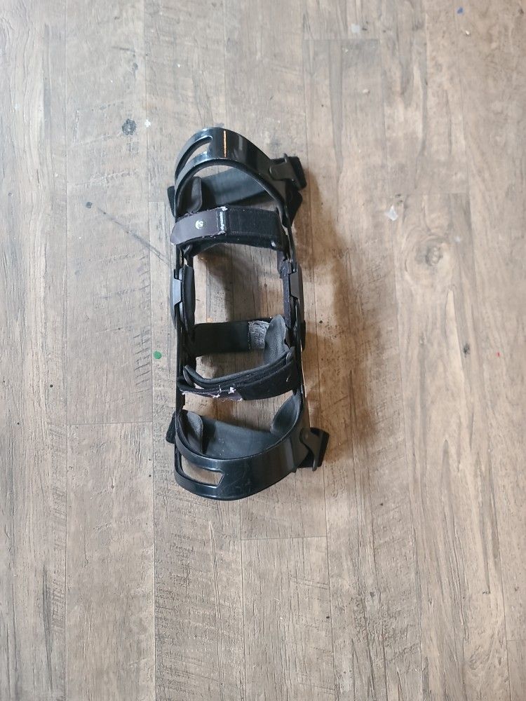 Breg Axiom Elite Ligament Knee Brace, Mens