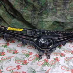 2018-22 Toyota Camry Grill W/Emblem and Sensor