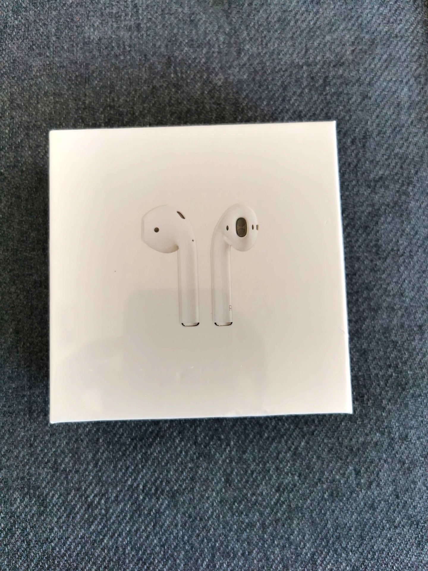 Apple AirPods 2nd Gen