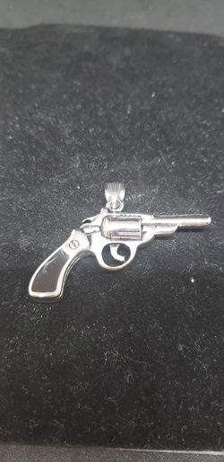 Stainless steel pistol pendant