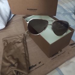 BURBERRY Sunglasses New In Box. 
