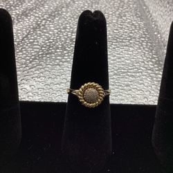 USED 14 KT SUNFLOWER RING 