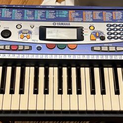 Yamaha PSR-260 Portable Electronic Keyboard  61 Keys