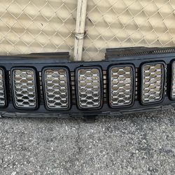 2017-2022 JEEP GRAND CHEROKEE FRONT GRILLE OEM 