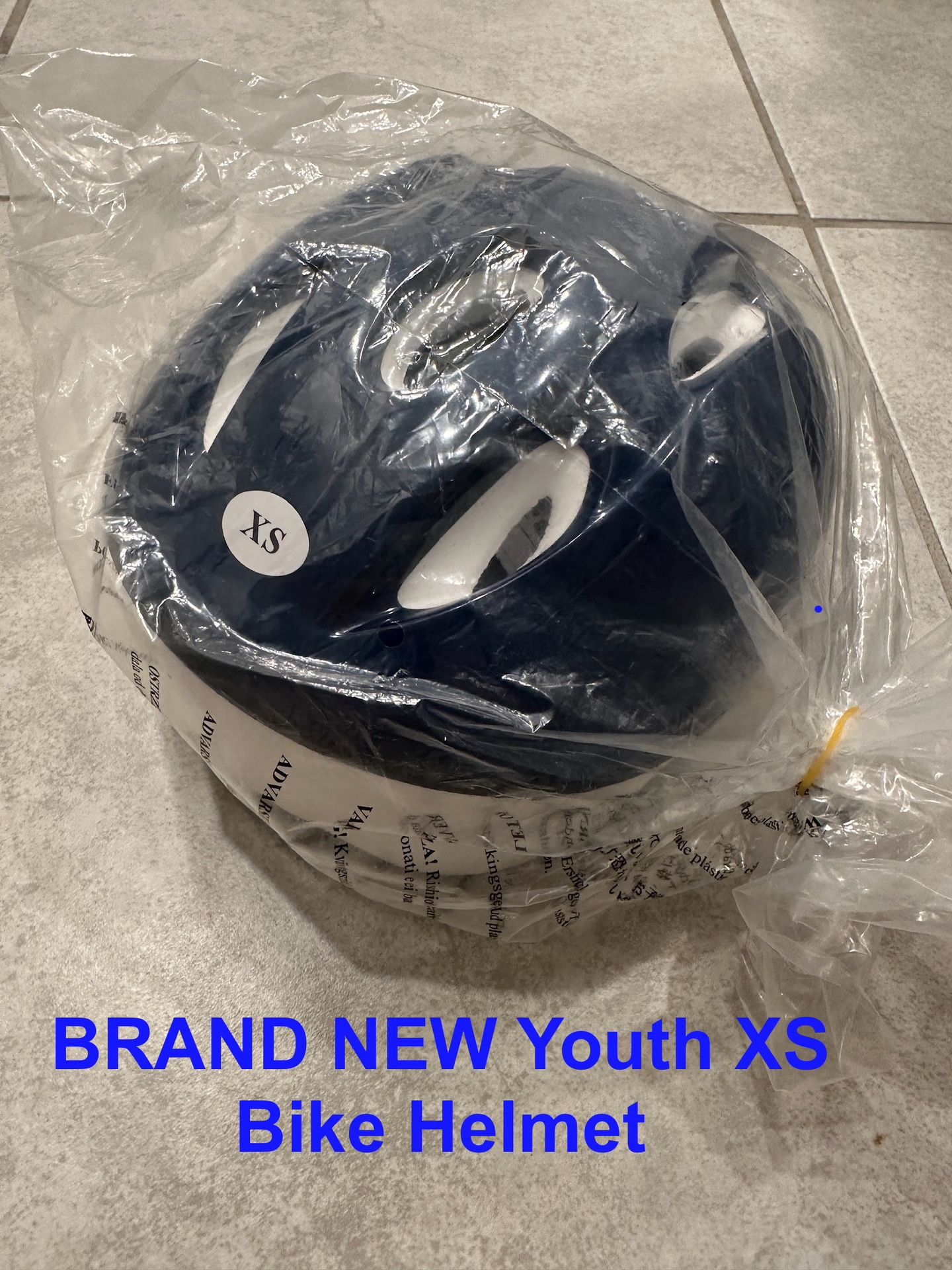 🚨BRAND NEW Youth XS Bike Helmet🚨