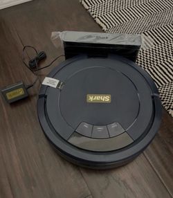 Shark vacuum LIKE NEW