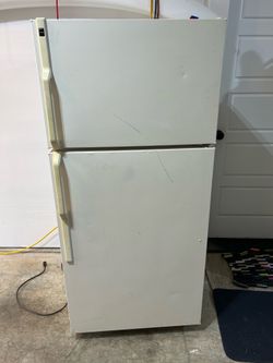 Refrigerator,top freezer  20 cf?