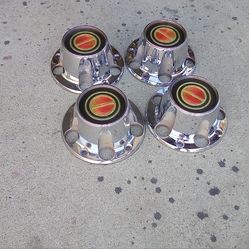 92-96 Ford Truck Or Bronco Hubcaps Parts 