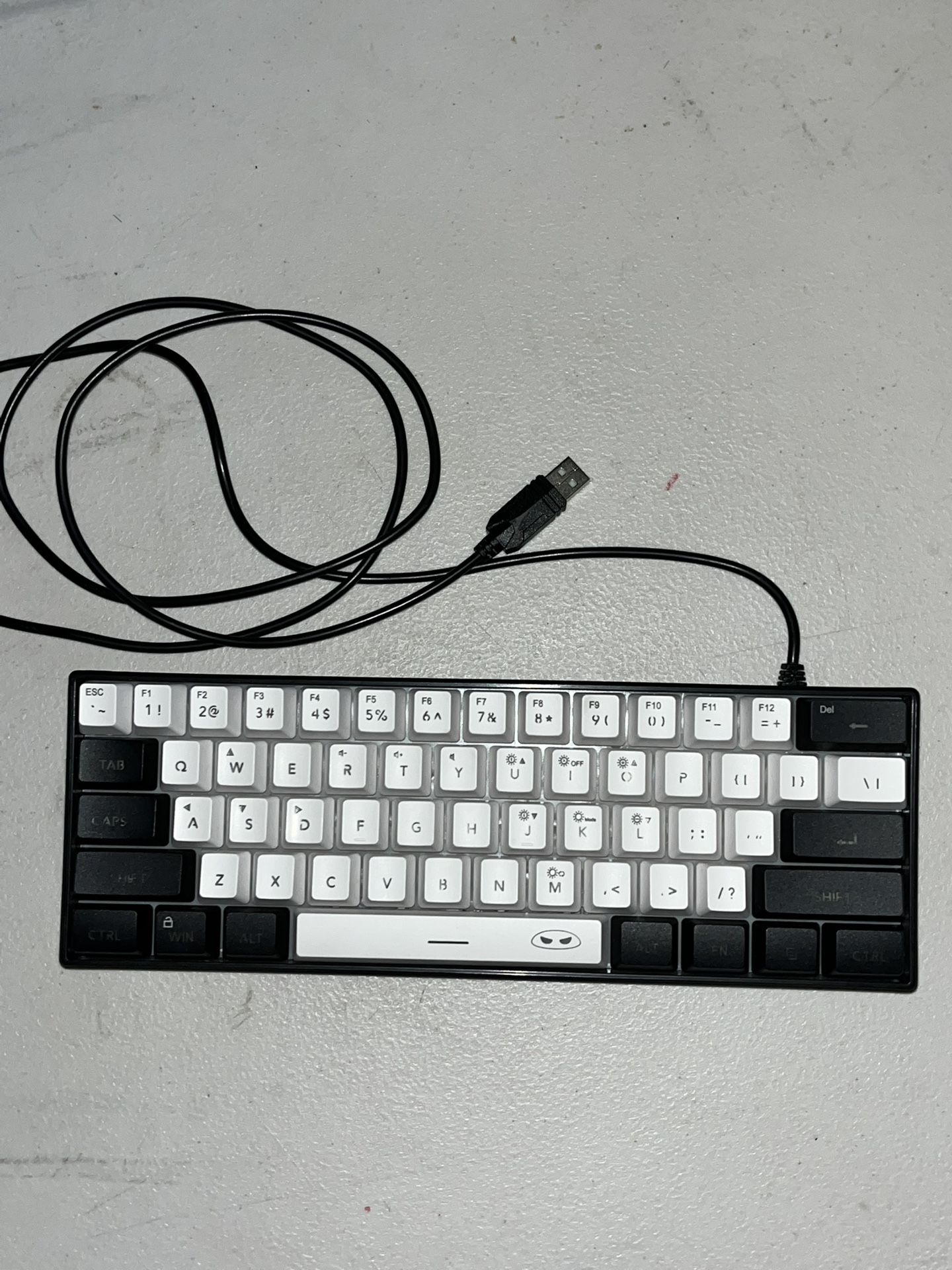 Magegee Membrane Keyboard Ts91 Black And White 61 Keys