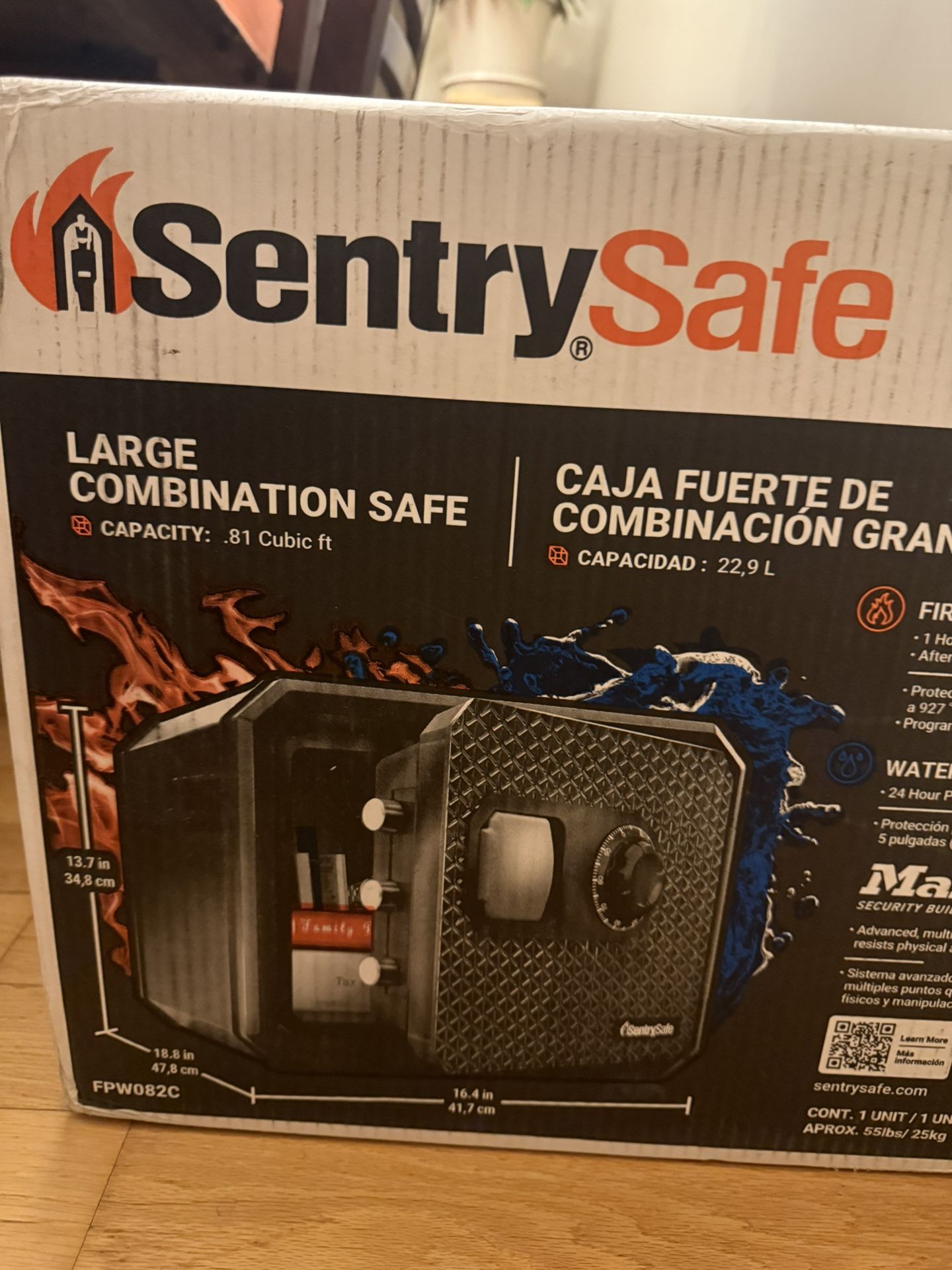 Sentry Safe 12 X 12 X 9 New Safe