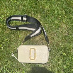 NWOT Marc Jacobs “The snapshot “Cream & Black Crossbody Bag with Gold Accents