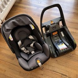 Chicco KeyFit 35 Infant Car Seat (Plus Base)