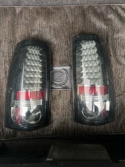 99-06 Chevy Silverado/ GMC Sierra Tail lights