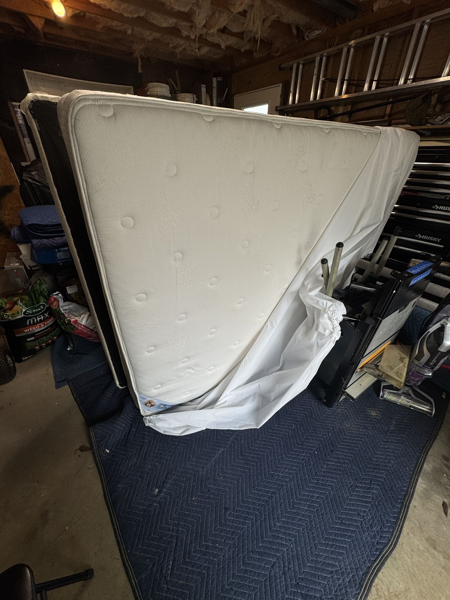 Queen mattress And Boxspring