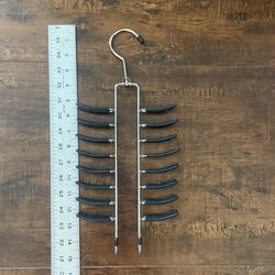Tie/scarf/belt Hanger