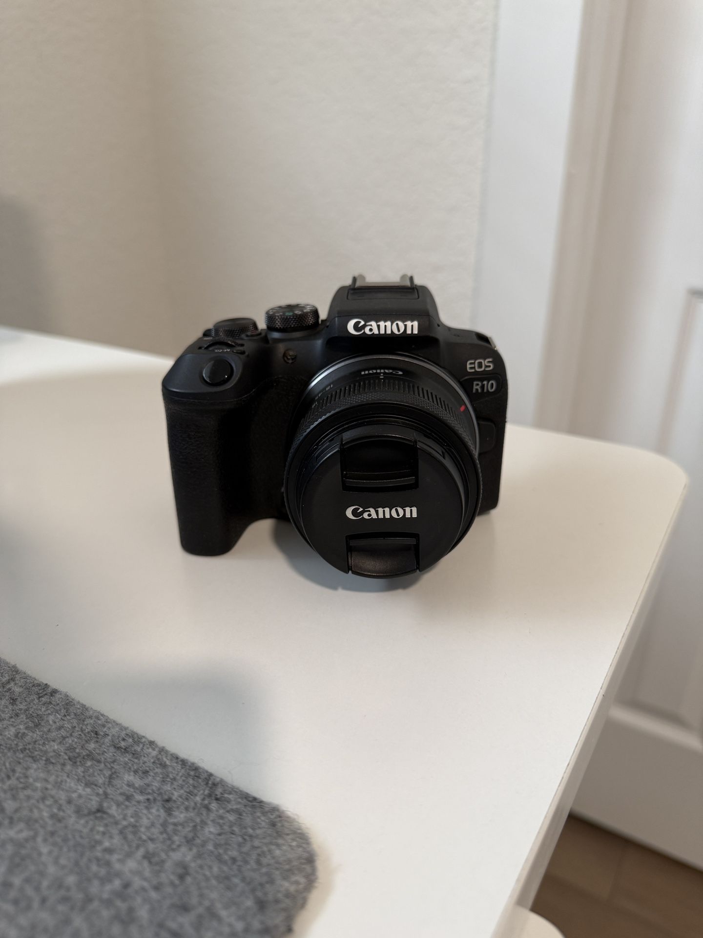 Canon R10 (willing to trade for iPhone Air)