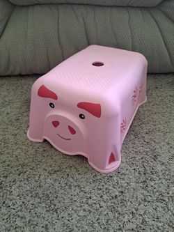 Piggy Step Stool