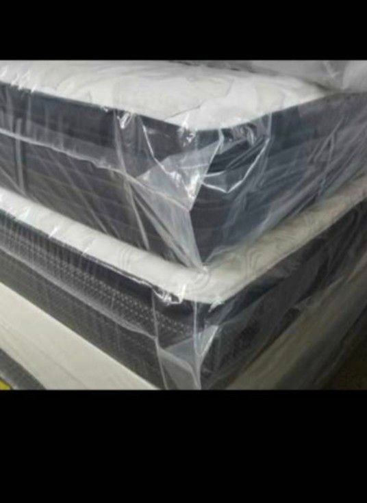 Queen bed pillow top can deliver new