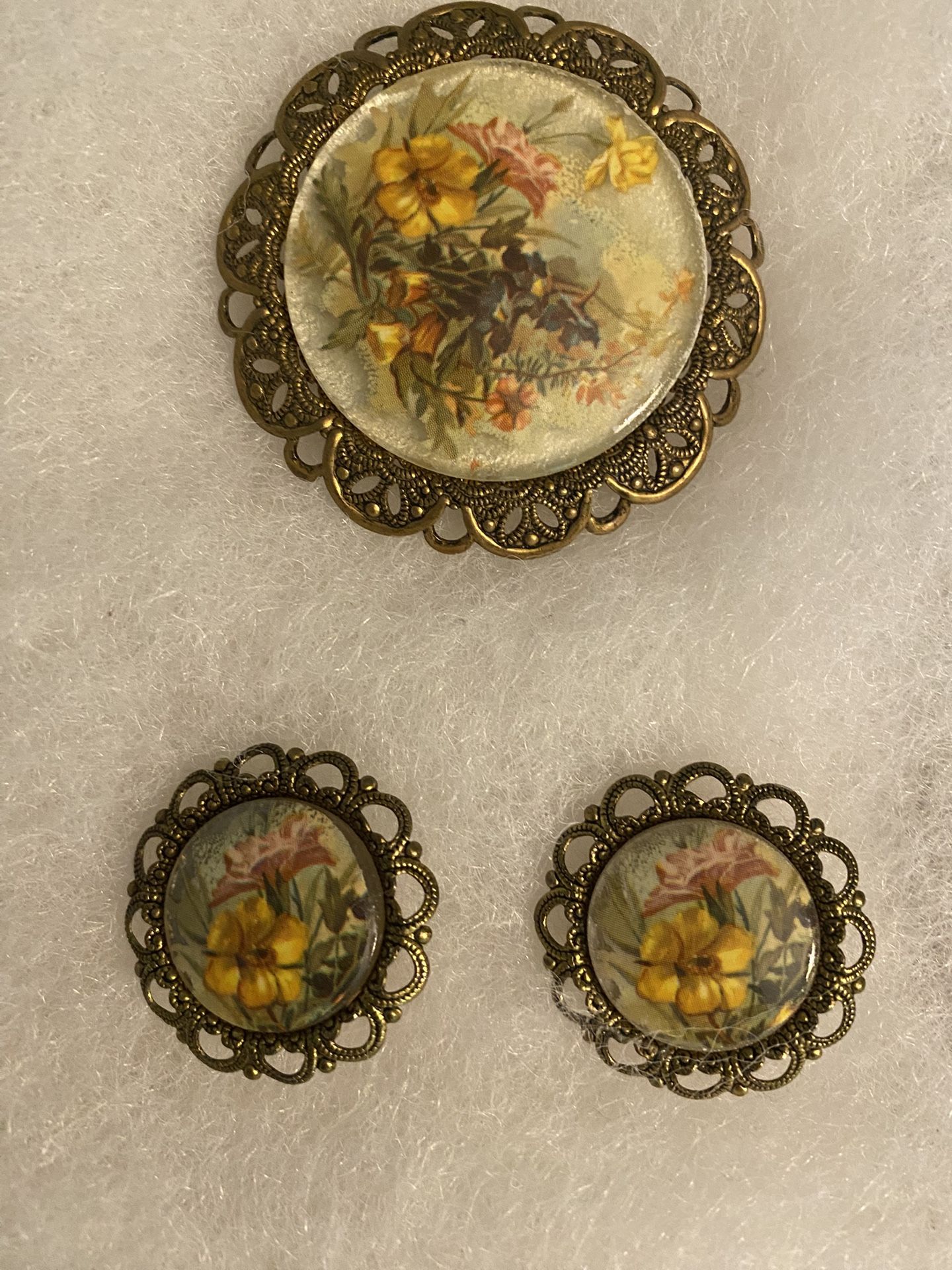 Vintage Brooch& Clip On Earrings Set - Germany