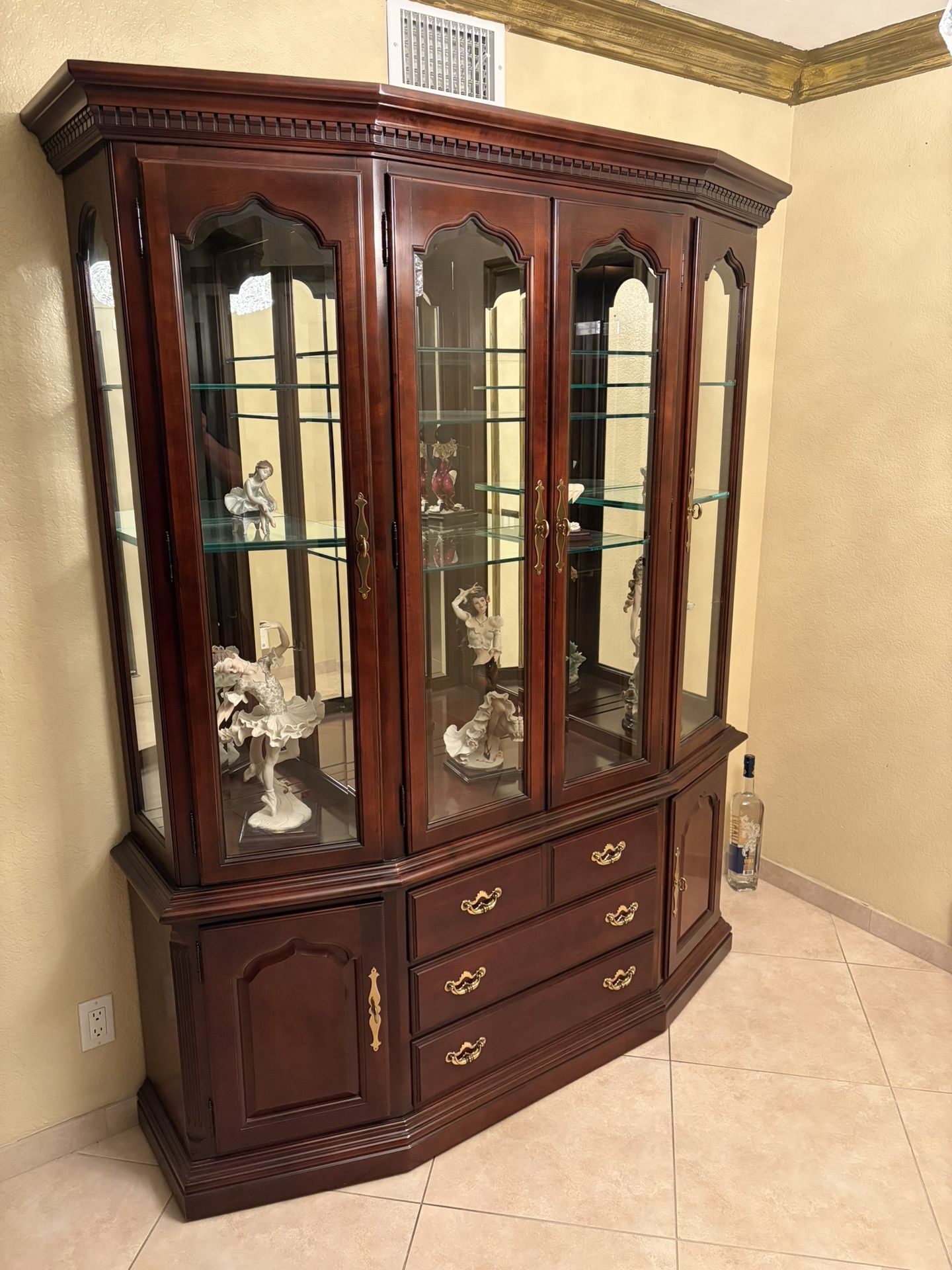 Thomasville China Cabinet
