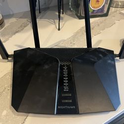 Nighthawk router 