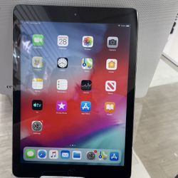 Apple iPad Air Unlocked 32GB Storage 9.7 Inch Screen 