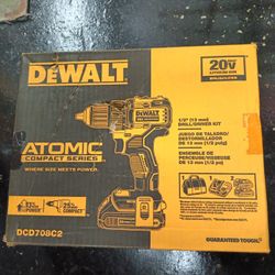 DEWALT 20V MAX* Cordless Drill / Driver Kit, Compact, 1/2-Inch (DCD708C2)

