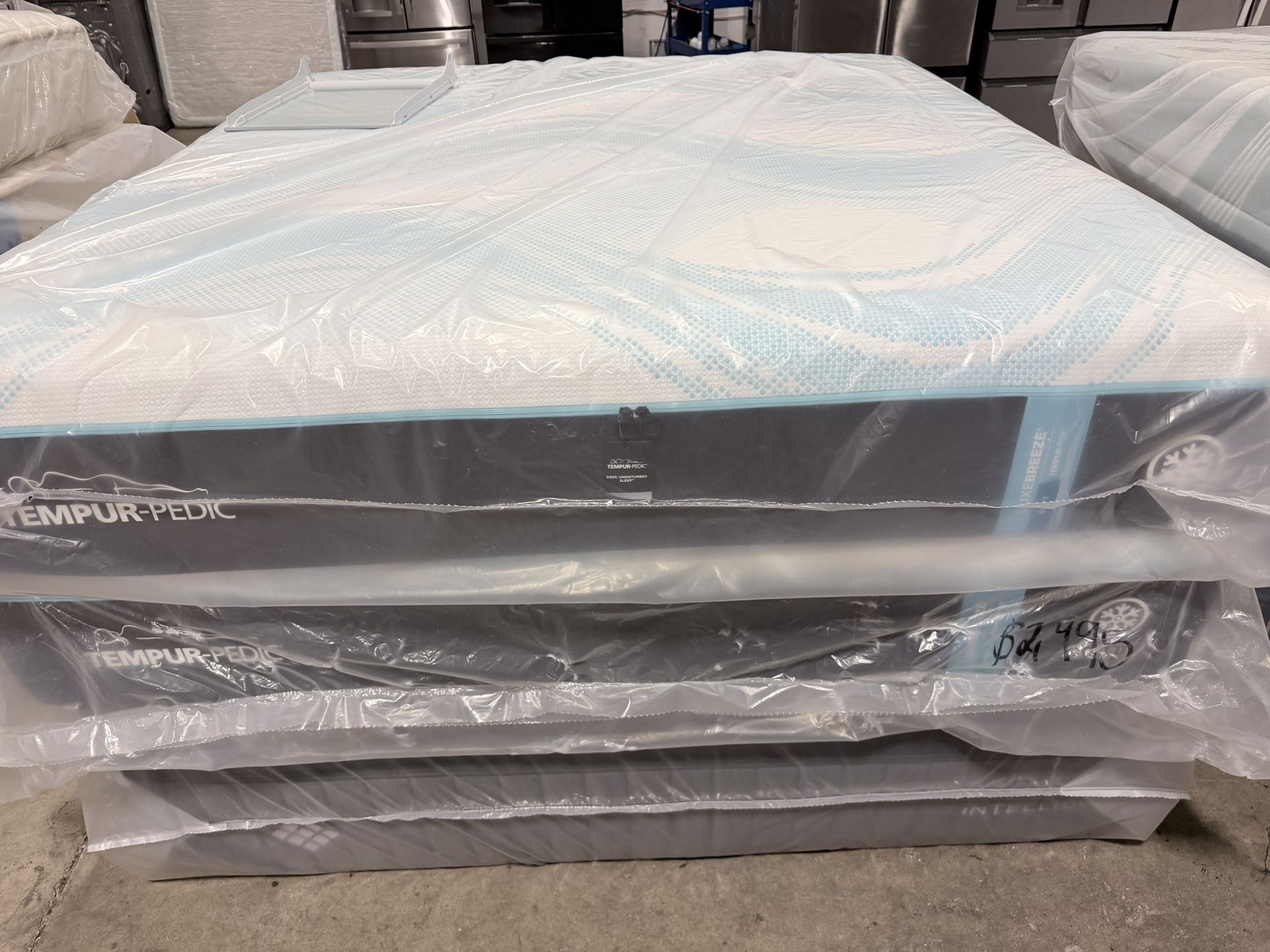 OUTLET STORE 💥 King Mattress Tempurpedic LuxeBreeze Soft 2.0 💥